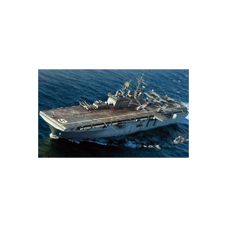 Kit modello USS Bonhomme Richard LHD-6
