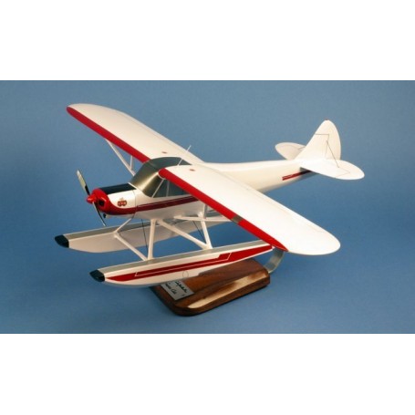 Miniatura Piper PA-18 in idrovolante